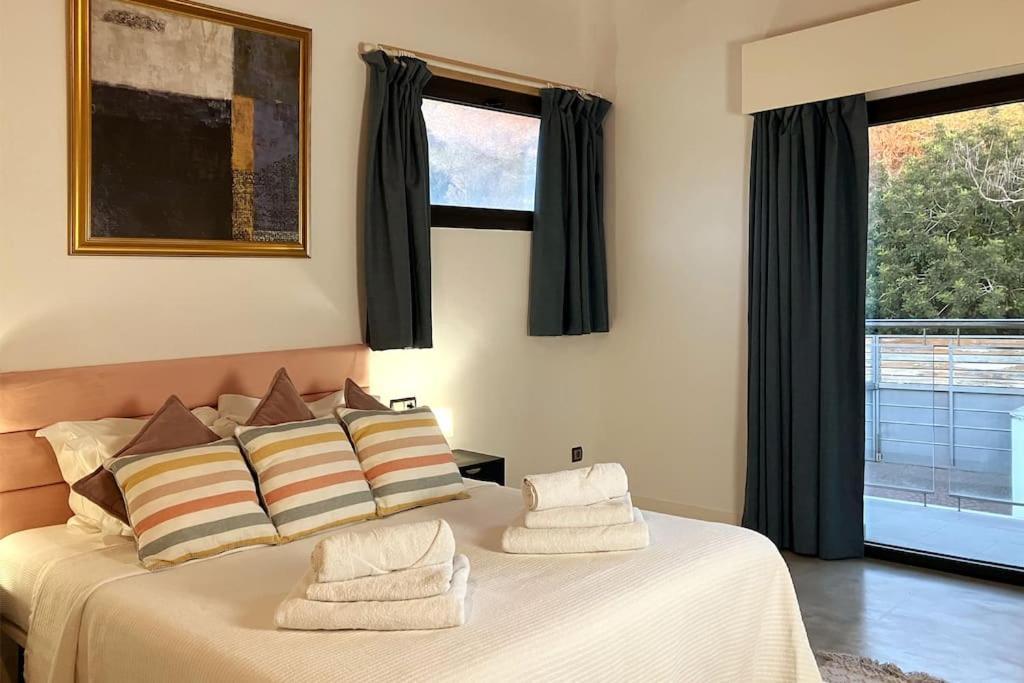 Tranquil Large 6 Bedroom Family Villa Sleeps 20 Near Sitges Sant Pere De Ribes Exterior photo