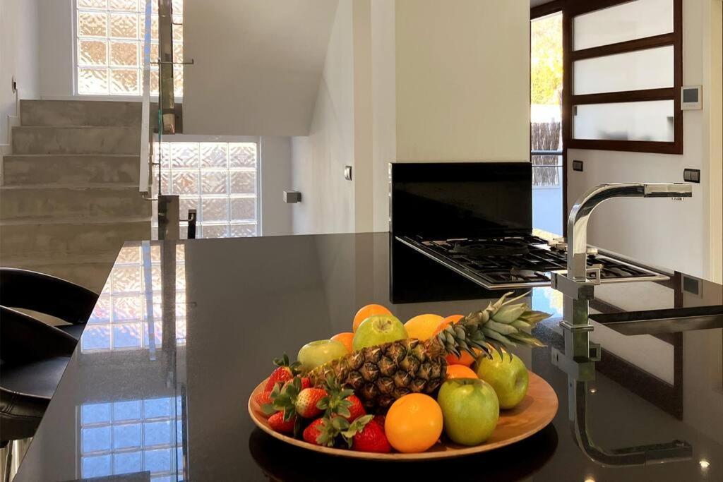 Tranquil Large 6 Bedroom Family Villa Sleeps 20 Near Sitges Sant Pere De Ribes Exterior photo