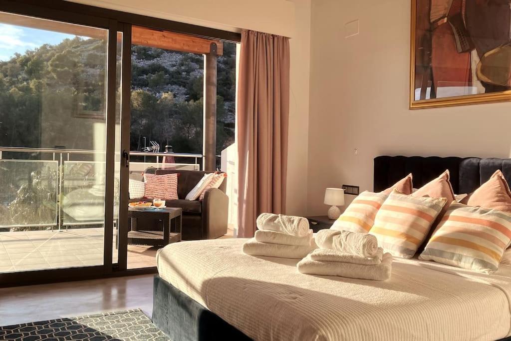 Tranquil Large 6 Bedroom Family Villa Sleeps 20 Near Sitges Sant Pere De Ribes Exterior photo